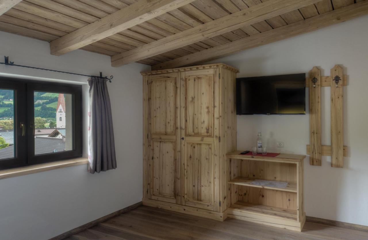 Berghof Zillertal Apartment Fuegen Exterior photo
